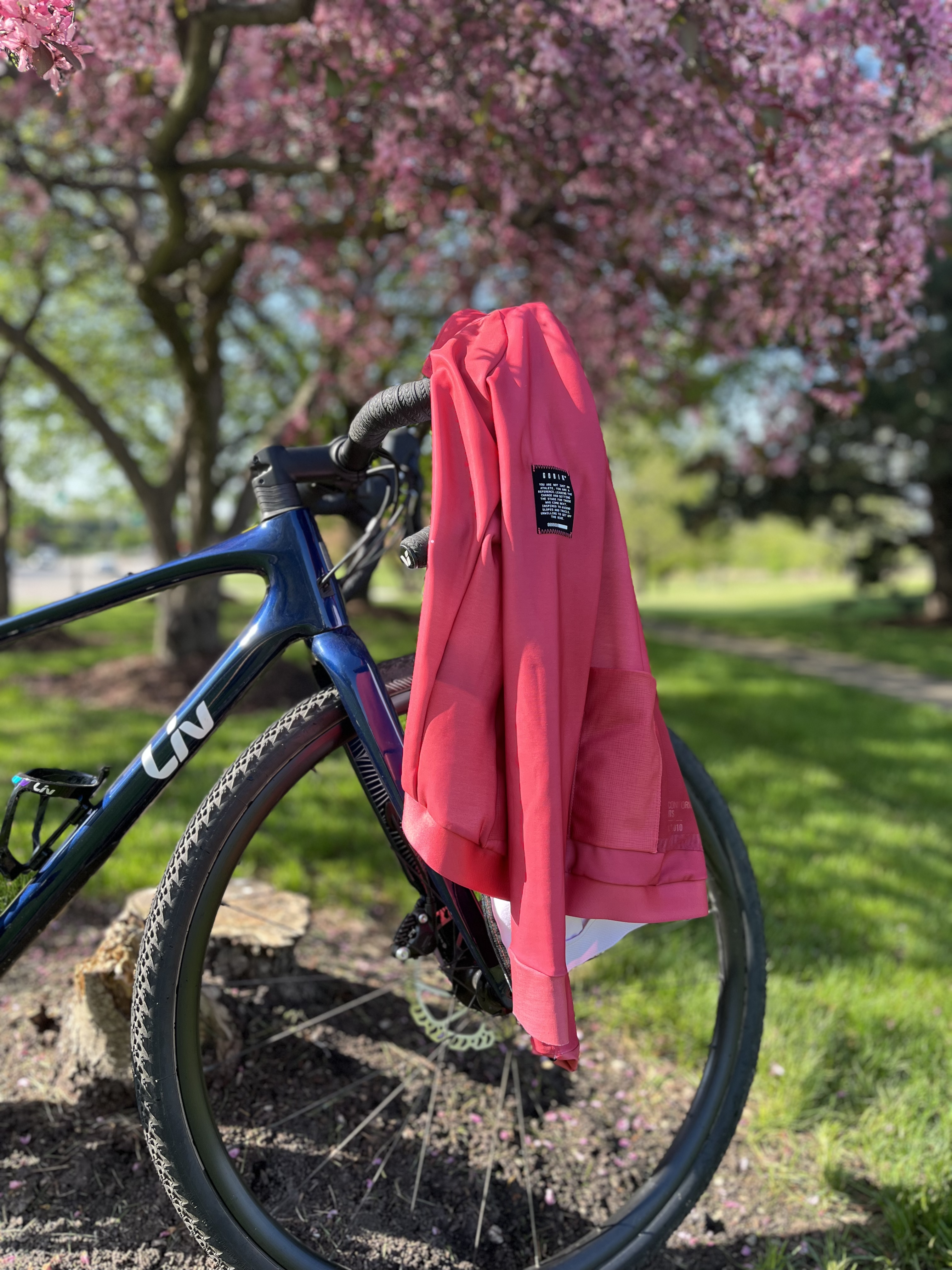 The Gobik Hyder Jersey to the Test: Springing into Cycling